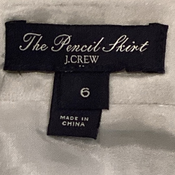 J. Crew Black and Winter White Houndstooth Wool Blend “The Pencil Skirt”, Size 6 - Picture 13 of 15